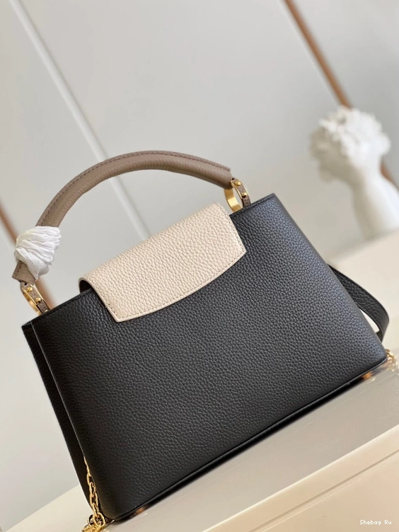 LOUIS CAPUCINES VUITTON MM 0707